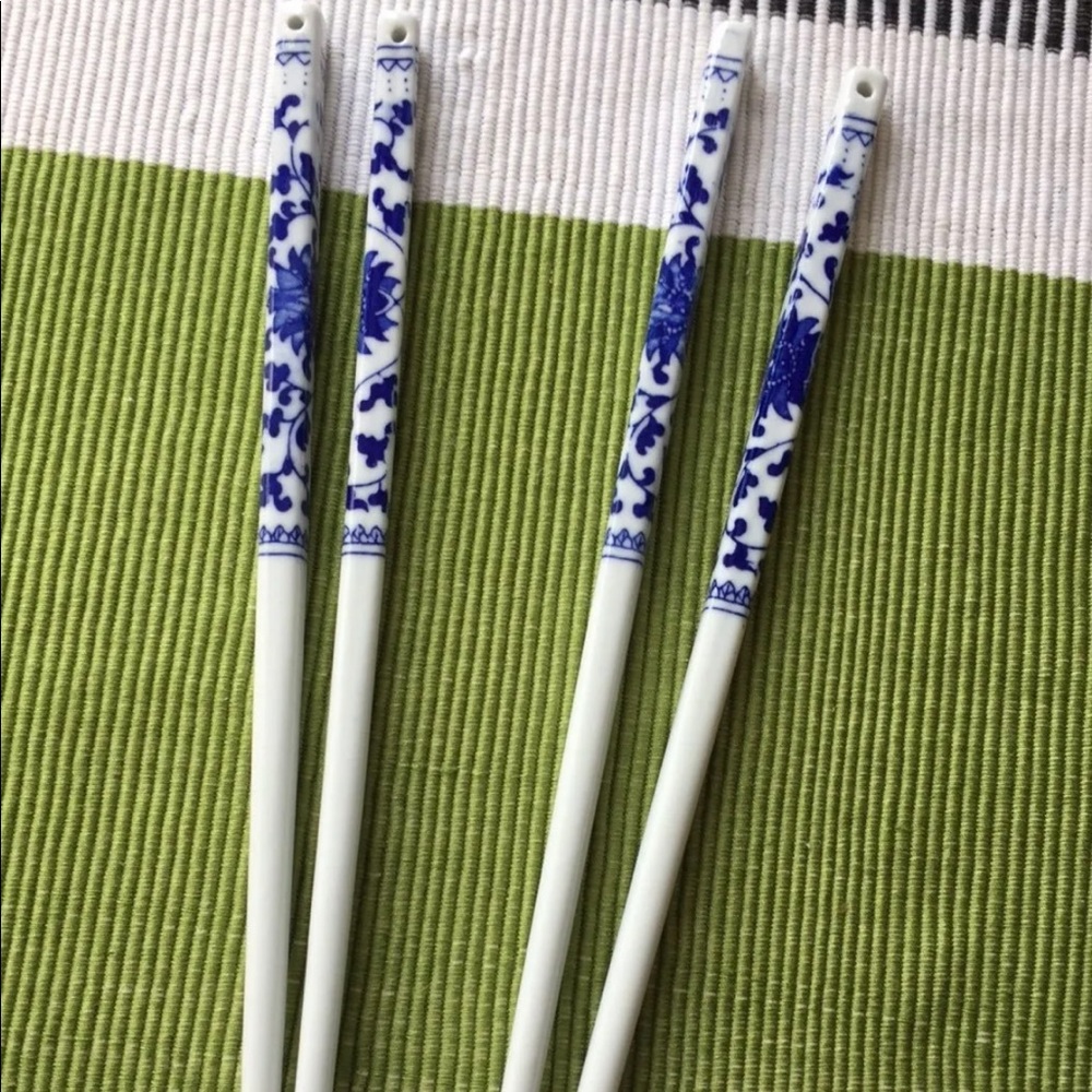 Set Of 2 New Ceramic Blue & White Chop Stick Oriental Floral Collectible Dining